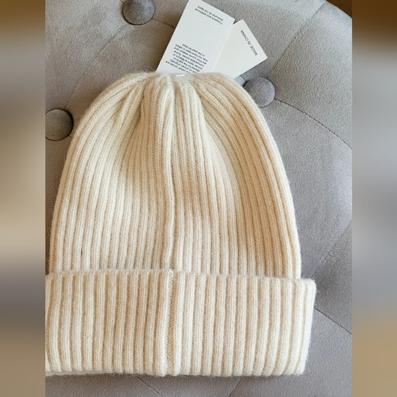 Rhinestone bling winter hat - Picture 2 of 2